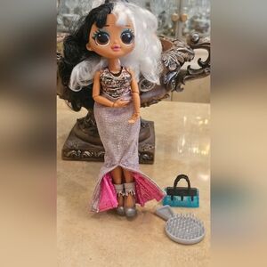 L.O.L. SURPRISE OMG Doll With Black White Hair‎ Dress In Gorgeous Evening Outfit